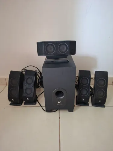 Som 5.1 Logitech