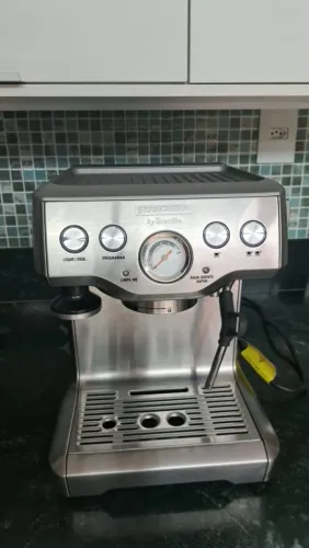 Máquina de café expresso tramontina Breville