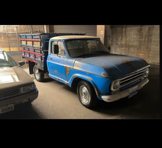 Chevrolet C-10 2.5/4.1 1977