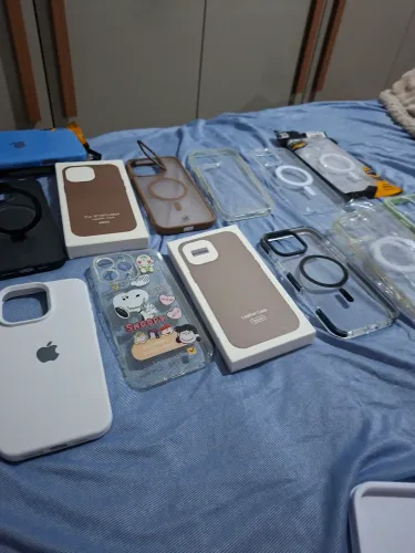Vendo 18 capinhas novas para iPhone 16 pró max