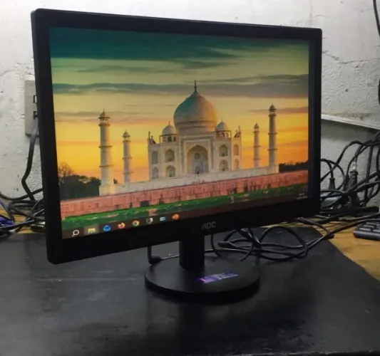 Monitor AOC 19 polegada