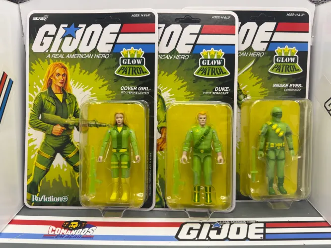 Gi Joe Super7 Reaction+ Glow Patrol Cover Girl, Duke e Snake Eyes comandos em ação