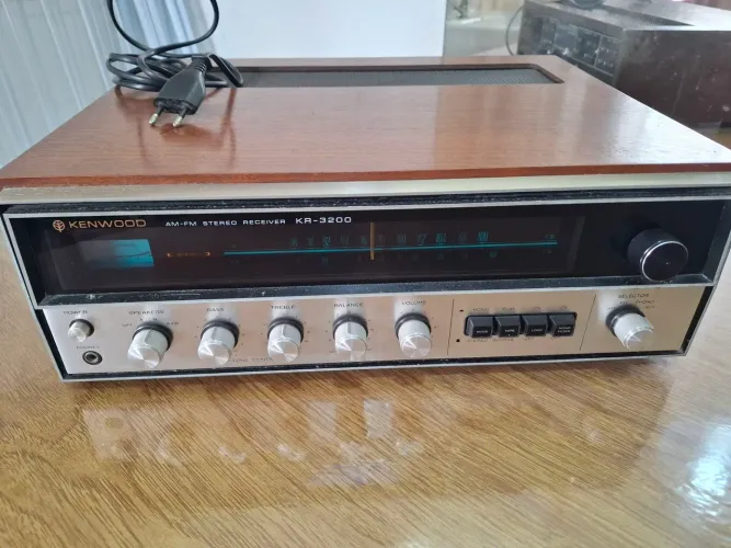 Receiver Kenwood KR 3200 (Leia a descrição)