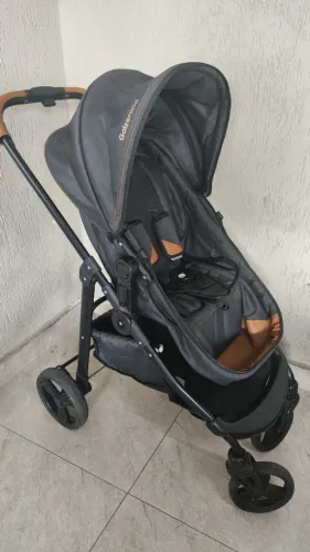 Carrinho de bebê + moisés + bebê conforto