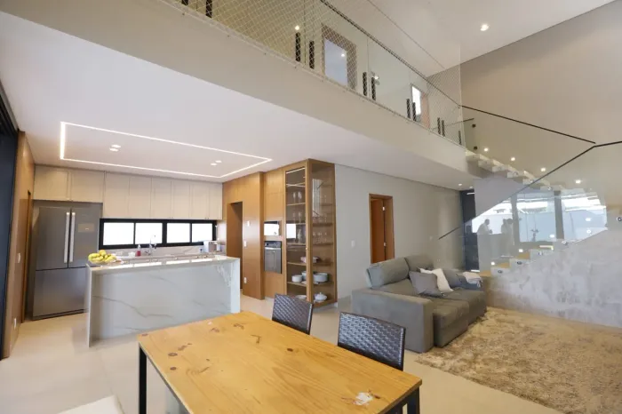 Casa sobrado em condomínio, 4 suítes, mais home