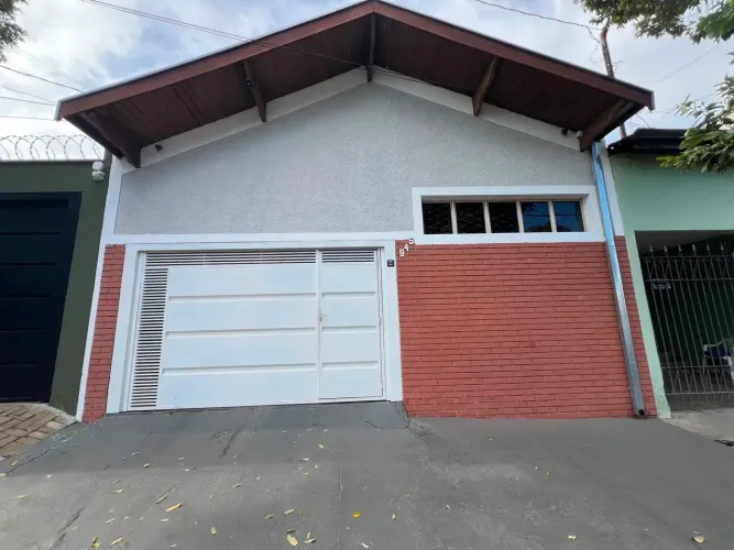 Imóvel em ótima localização no bairro Vila Rezende