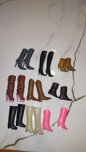 Antiga boneca  Barbie lote de botas 