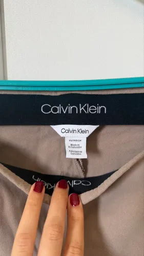 Vendo calça legging Calvin Klein Original