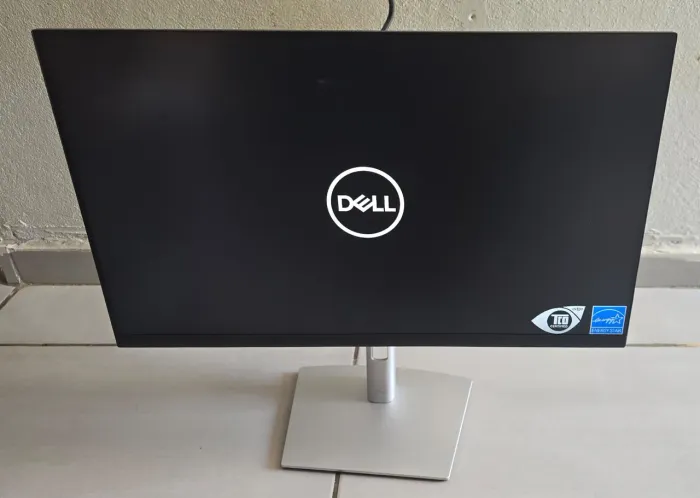 Monitor Dell P serie FullHD p2422H <br>23,8 polegadas <br>Novo <br>Valor 1.000 reais