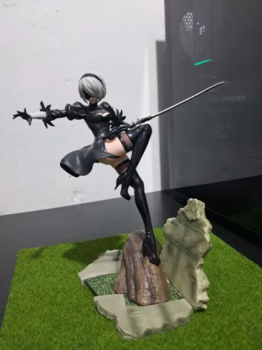 Action Figure Nier: Automata 2B 24cm