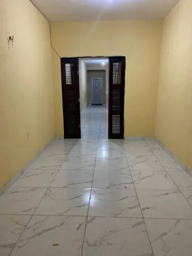 ALUGO UMA CASA DUPLEX