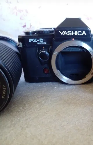 câmera analógica YASHICA FXD COM LENTE -ITEM COLECIONADOR OU RESTAURAÇÃO VOLTAR USAR
