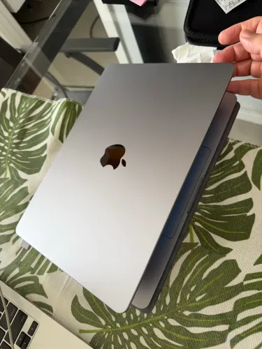 Vendo MacBook Air 13? M3 512GB Space Gray
