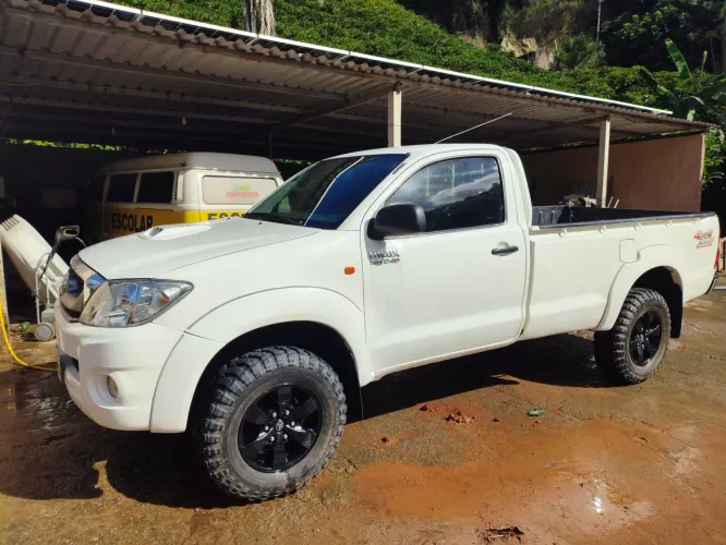 Toyota Hilux CS D4-d 4X4 2.5 16V 102cv TB Dies. 2009