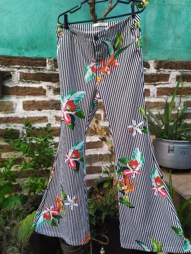 Calça social feminina boca de sino semi nova brechó desapego tamanho 40/42 cintura alta
