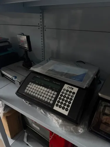 Tenho um frigorífico completo pra vender