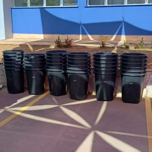 Lixeira 100 Litros com saco plástico - Aluguel