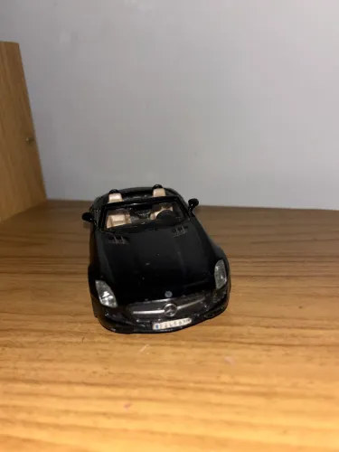 Miniatura de carrinho Mercedes-Benz SLS AMG Roadster