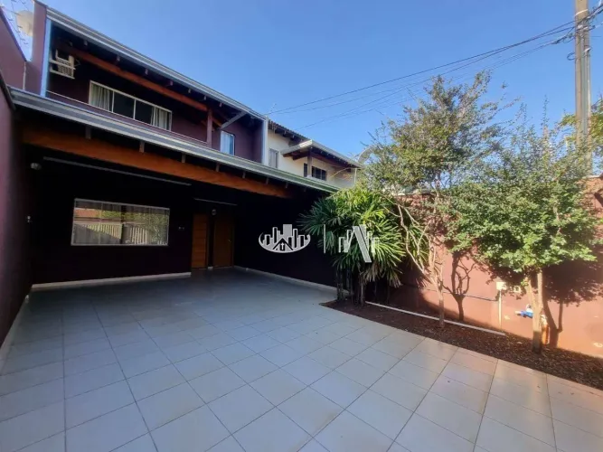 Sobrado com 3 quartos para alugar, 183 m² por R$ 3.600/mês - San Fernando - Londrina/PR