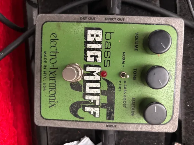 Pedal de contrabaixo EHX Bass Big Muff