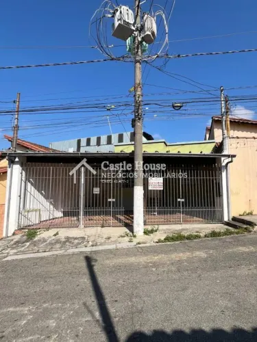 Linda Casa Térrea à Venda na Vila Natália - 2 Quartos, Edícula e 3 Vagas - R$ 590.000
