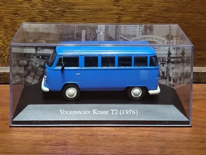 VW Volkswagen Kombi T2 1976 Coleção Carros Inesquecíveis do Brasil Carrinho Miniatura 1/43