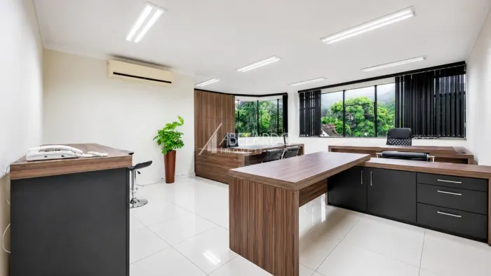 SALA COMERCIAL LOCALIZADO NO CENTRO DE BLUMENAU