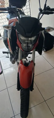 Moto titan 2025