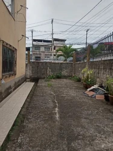 Apartamento em Cajazeiras VI, 2/4, condominio fechado, vazio, ótima localização.