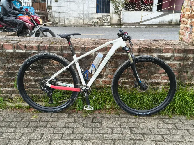 Bike MTB Aro 29 Elleven New Athom Branca Tamanho 17