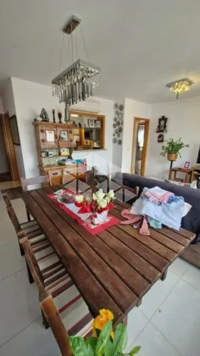 Apartamento de 2 dormitórios e 2 vagas de garagem, no bairro Higienópolis, em Porto Alegre