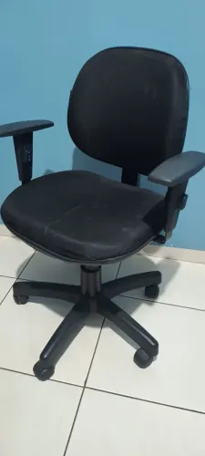 Cadeira Giratoria com regulagem altura e encosto, com ou sem braço