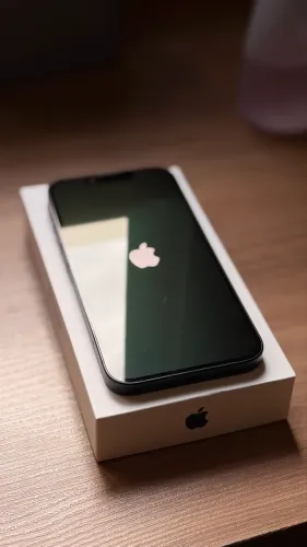 iPhone 14 - usado - 256gb - Preto