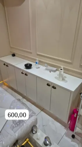 Balcão com 6 portas