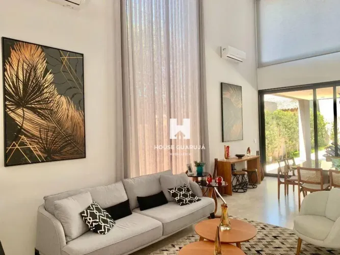 Casa de Alto Padrão à Venda no Condomínio Jardim Acapulco Guarujá/SP