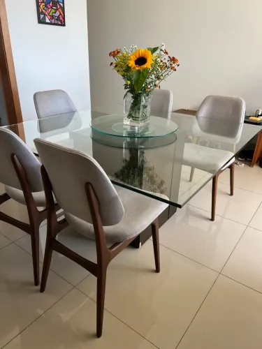 Mesa jantar 1,40x1,40 sem as cadeiras