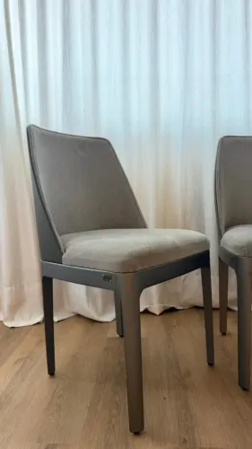 CONJUNTO DE 4 CADEIRAS ESTOFADAS