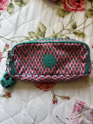 estojo kipling gritoy