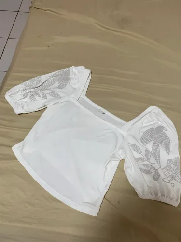 Blusa tamanho P feminina