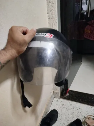 Capacete usado em bom estado
