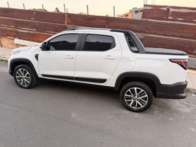 Fiat Strada Volcano 1.3 Flex 8V CD 2023