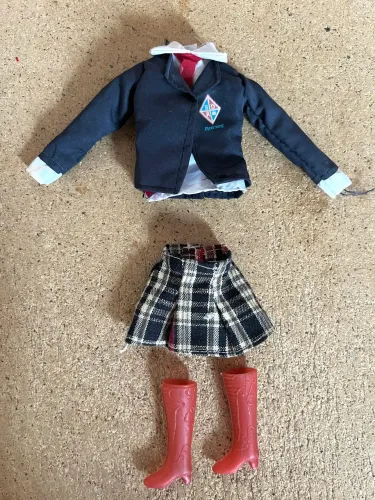 Uniforme boneca/barbie REBELDE/RBD -Mia, Lupita, Roberta
