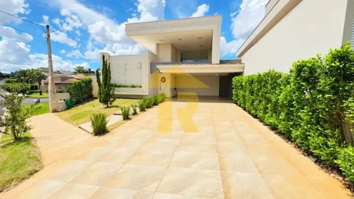 Casa em condomínio, no Gaivota I, São José do Rio Preto-SP - 3 quartos, 3 suítes, 3 salas,