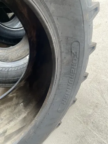 Pneu 18.4x30 semi novo