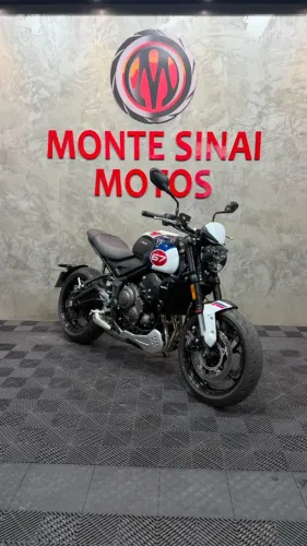 TRIUMPH TRIDENT 660 TRIBUTE ( INCRÍVEIS 1.611 KM APENAS )