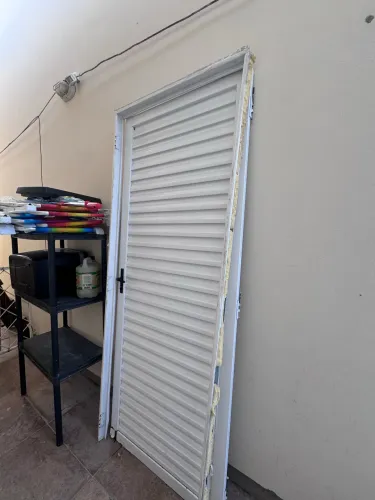 Porta em alumínio