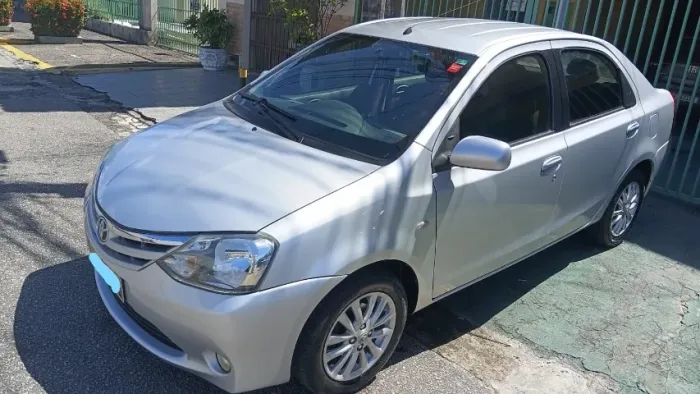 Toyota Etios XLS Sedan 1.5 Flex 16V 4P Mec. 2013
