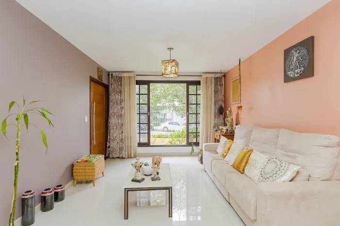 Imperdível: Casa à venda em Curitiba-PR, Vila Izabel - 2 quartos, 2 suítes, 4 salas, 3 ban