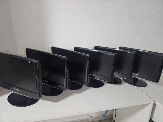 8 monitores sansung 