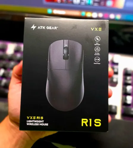 Mouse gamer Sem fio Dragonfly Vxe R1 S